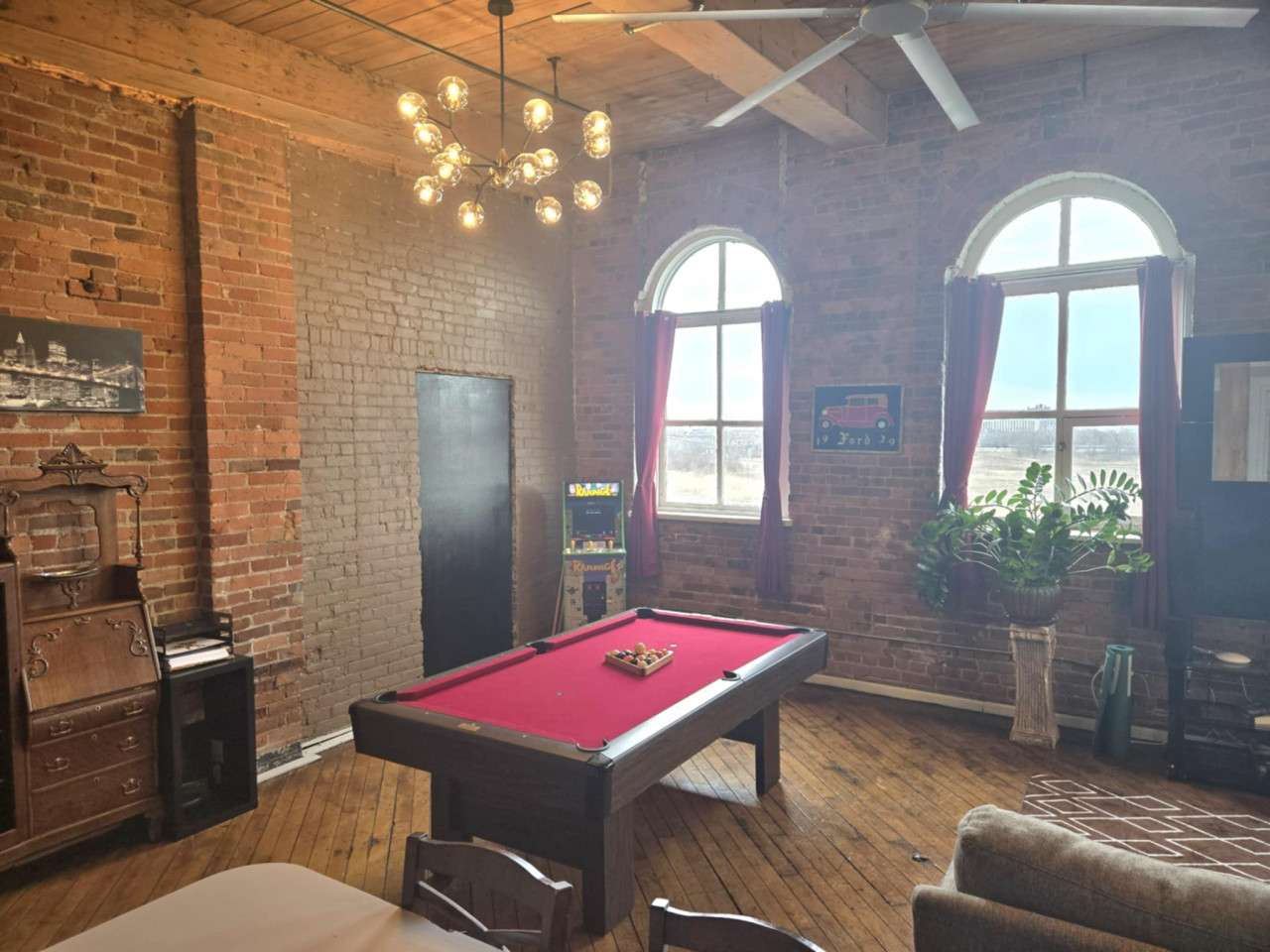 Detroit Riverview Loft text